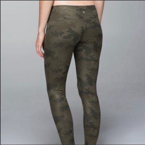 Savasana CAMO Lulu Wunder Under leggings